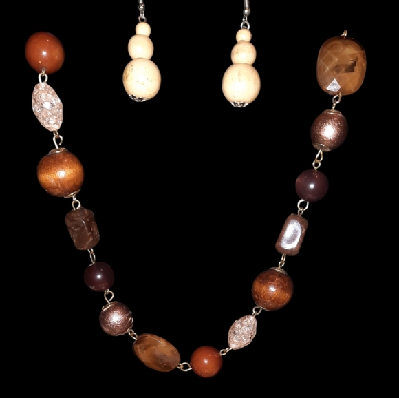 Set Wooden bead necklace and wood earrings - Picture 2 of 12